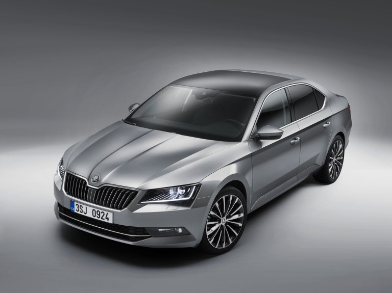 Skoda_Superb_34Front_P3_Fin