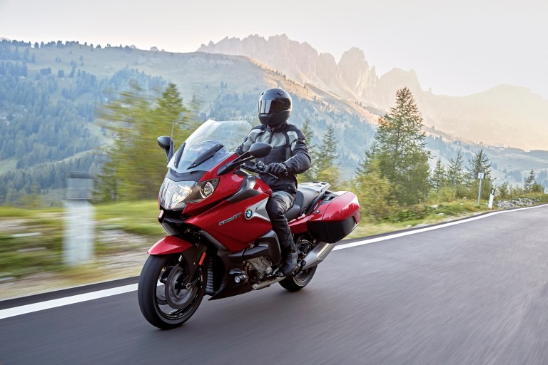 p90234202_highres_bmw-k-1600-gt-10-201