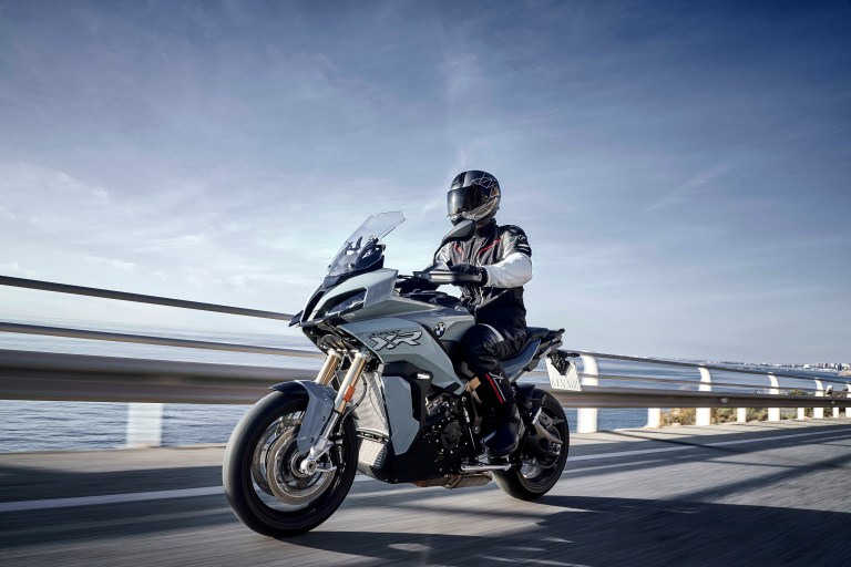 BMW_S1000XR_action_015