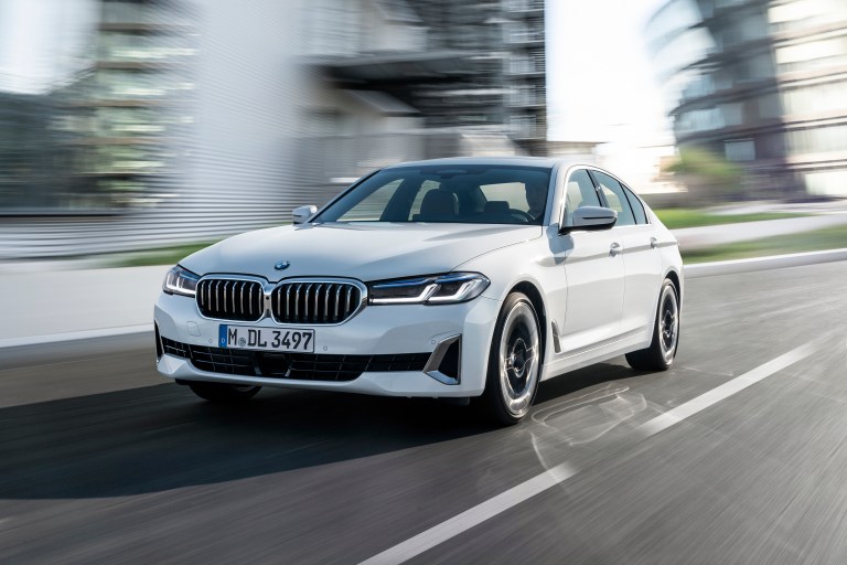 P90389053_highRes_the-new-bmw-540i-sed